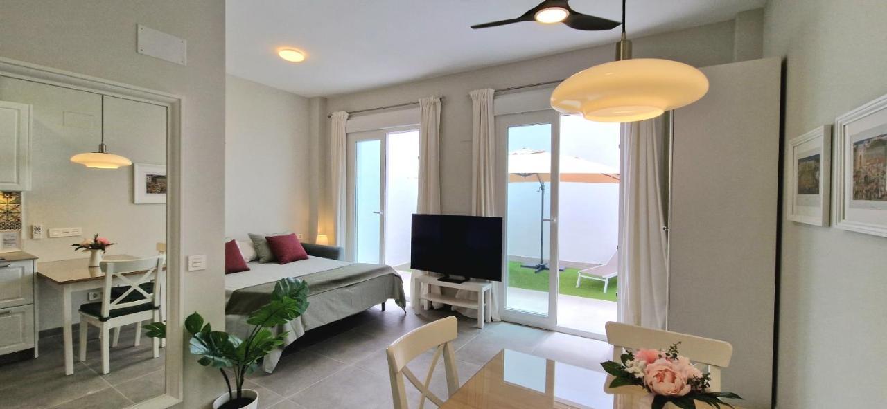 Malaga Lodge Apartments ภายนอก รูปภาพ