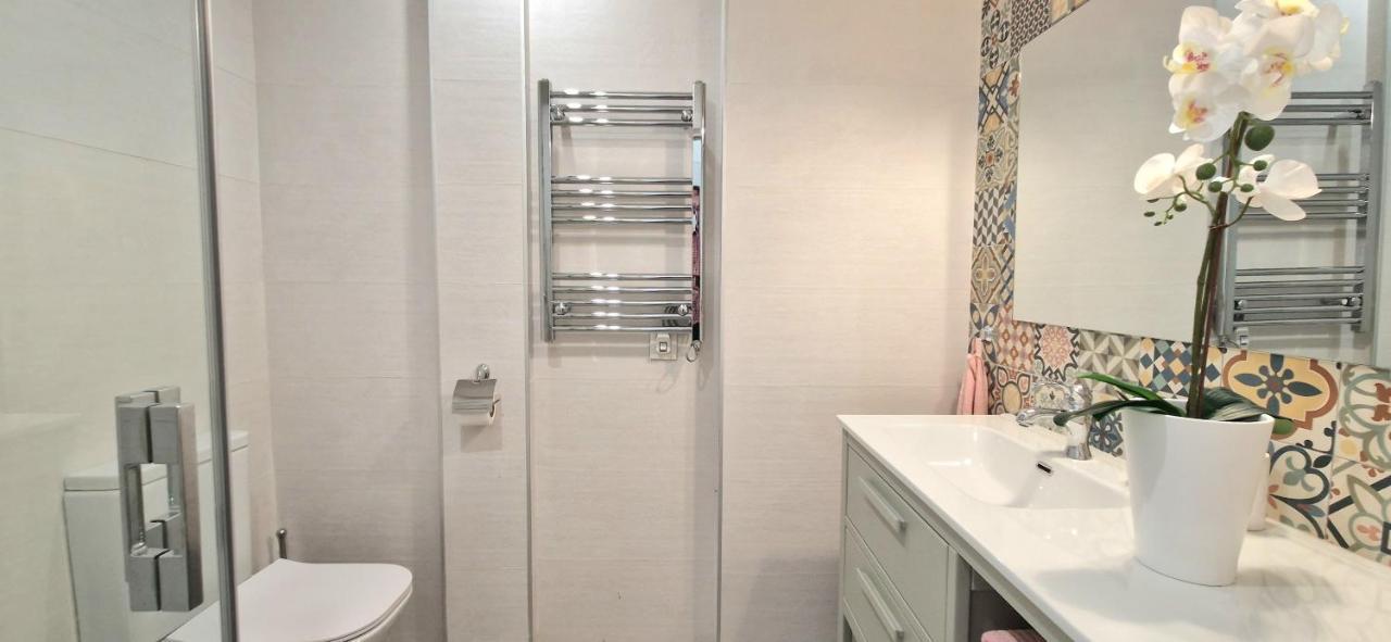 Malaga Lodge Apartments ภายนอก รูปภาพ