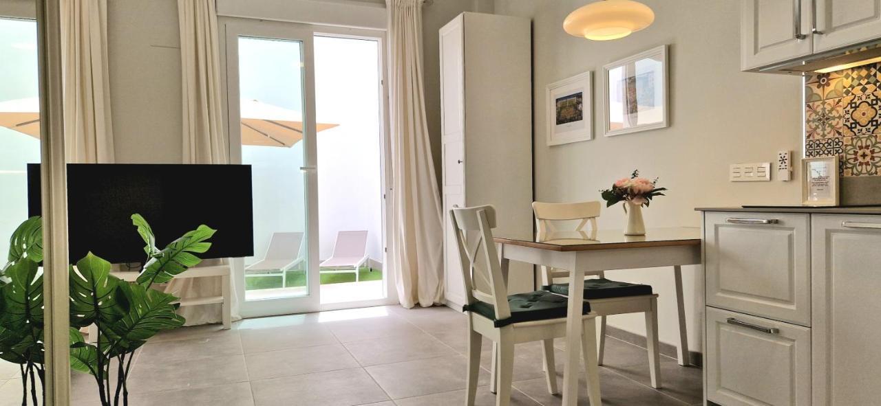 Malaga Lodge Apartments ภายนอก รูปภาพ